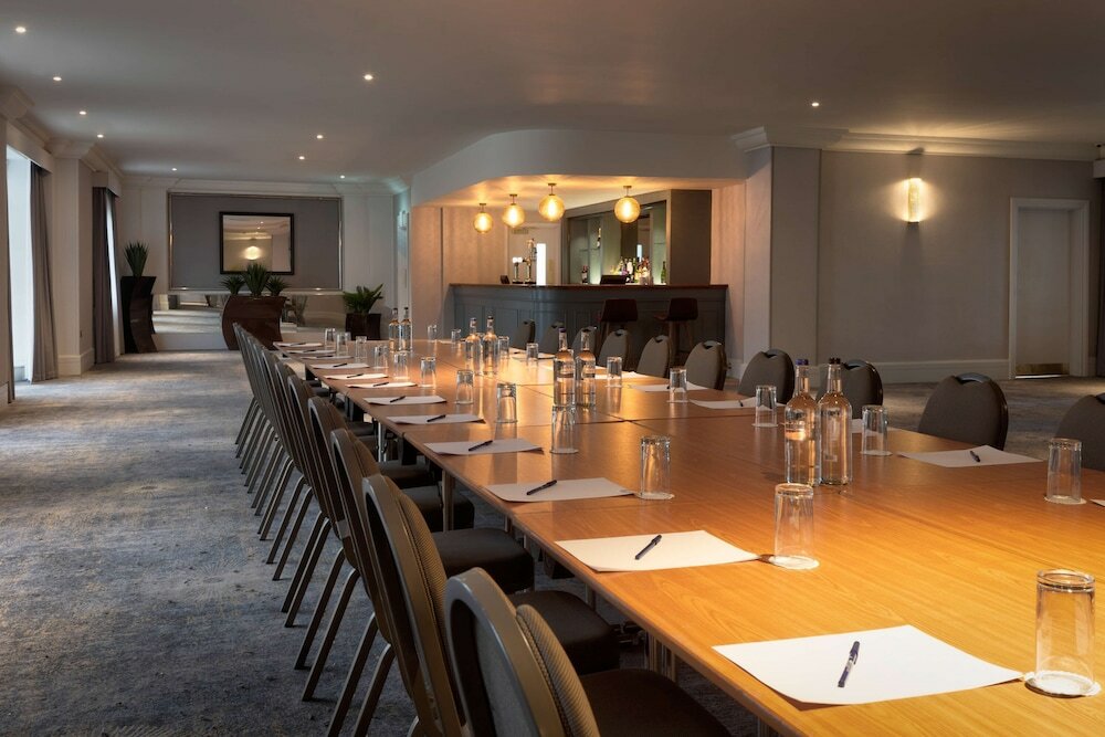 Фото DoubleTree by Hilton Stoke on Trent