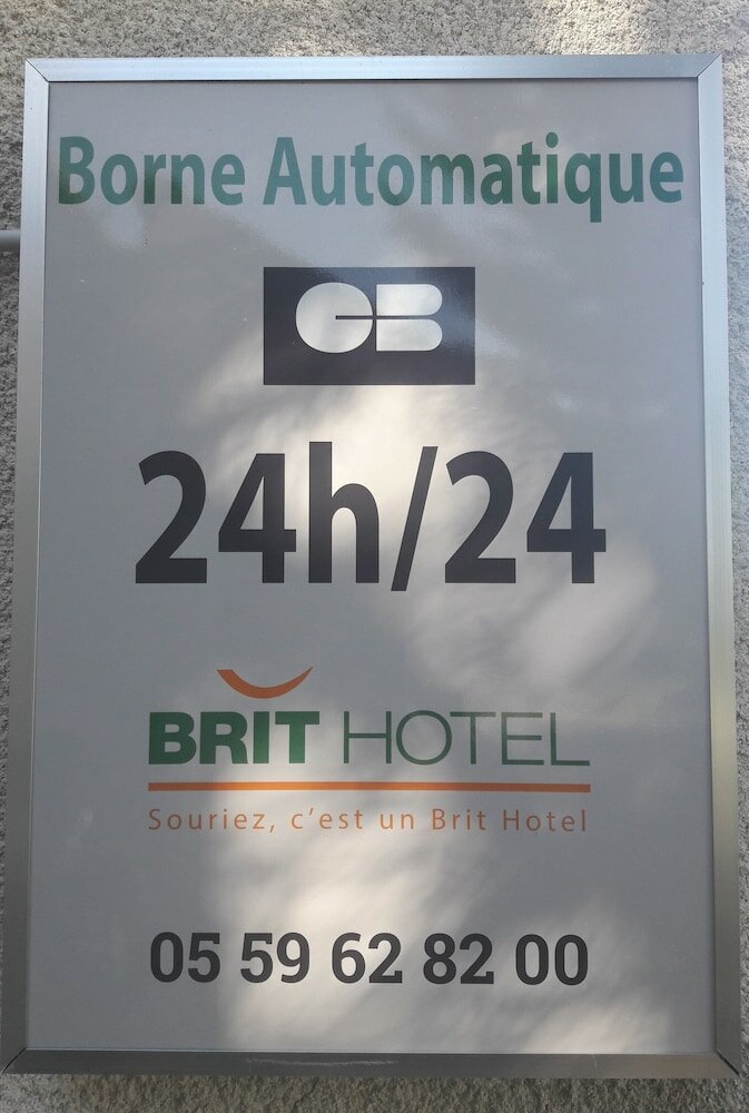 Фото Brit Hotel Confort Pau Lons