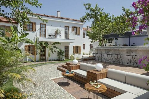Гостиница Mellow Blue Hotel & Restaurant в Сеферихисаре