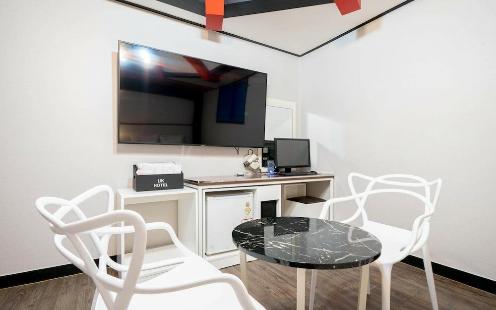 Фото Hotel Uk Seomyeon Busan