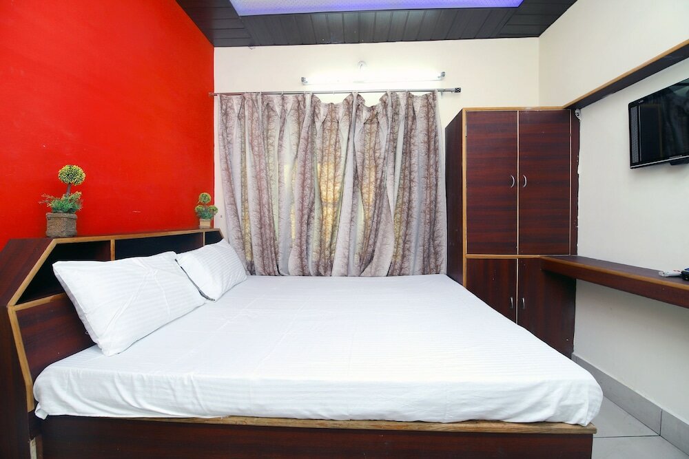 Фото Spot On 42785 Mr Shawarma Family Restaurant & Hotel