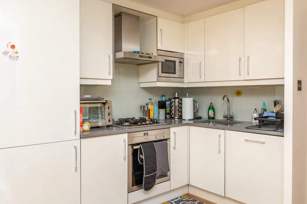 Фото Modern & Spacious 2bd Flat - Westbourne Park