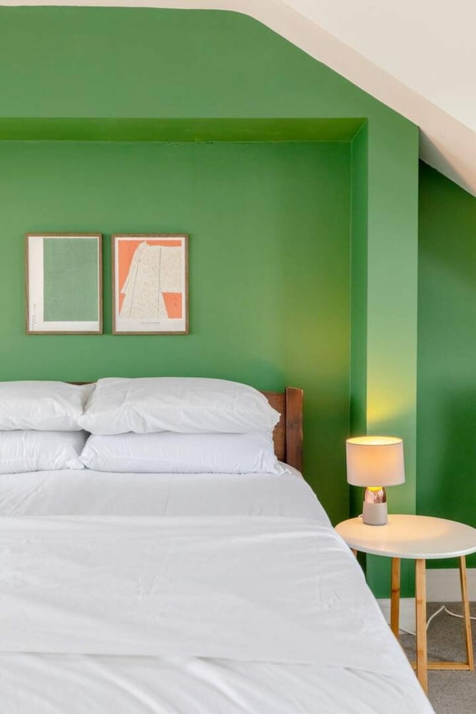 Фото Spacious 2 Bedroom Retreat In East Dulwich