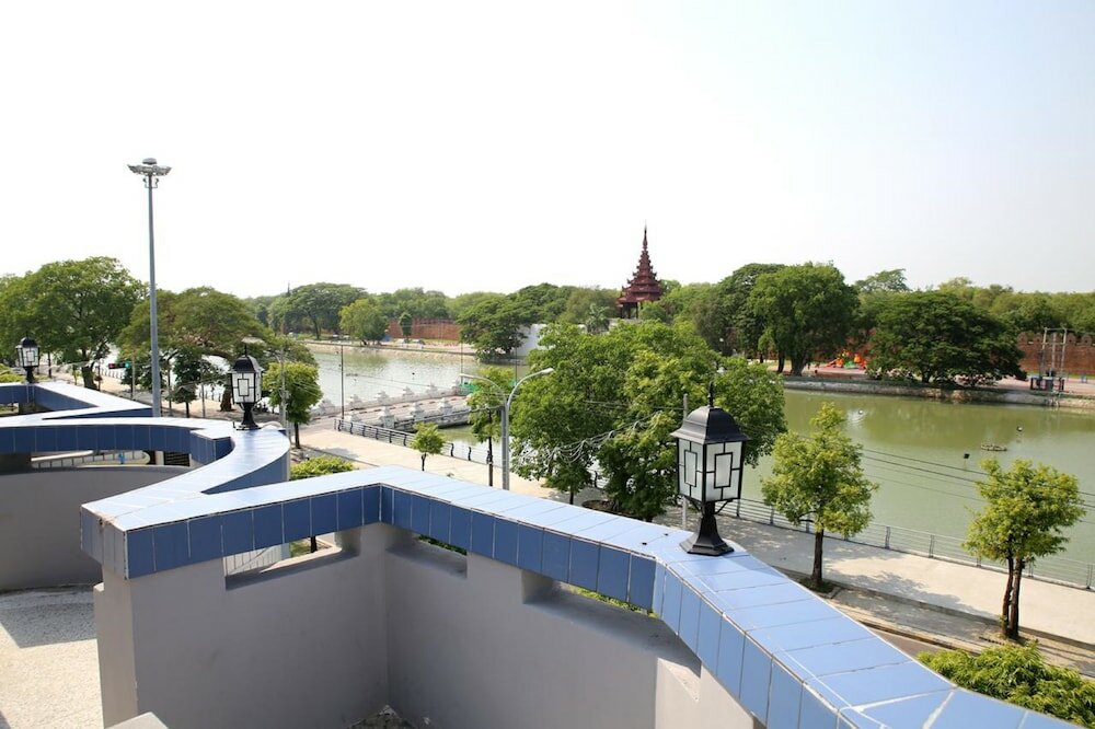 Фото Mansion Hostel Mandalay