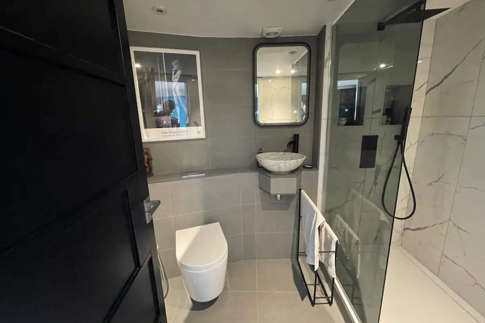 Фото Unique 1bd Flat - 4 Minutes From Victoria Park