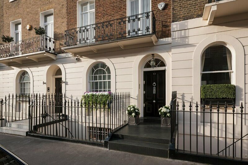 Гостиница Majestic Belgrave House Next to Buckingham Palace Garden в Лондоне