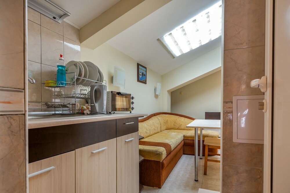 Фото 1 Bedroom Apartment in Dafinka Guest House