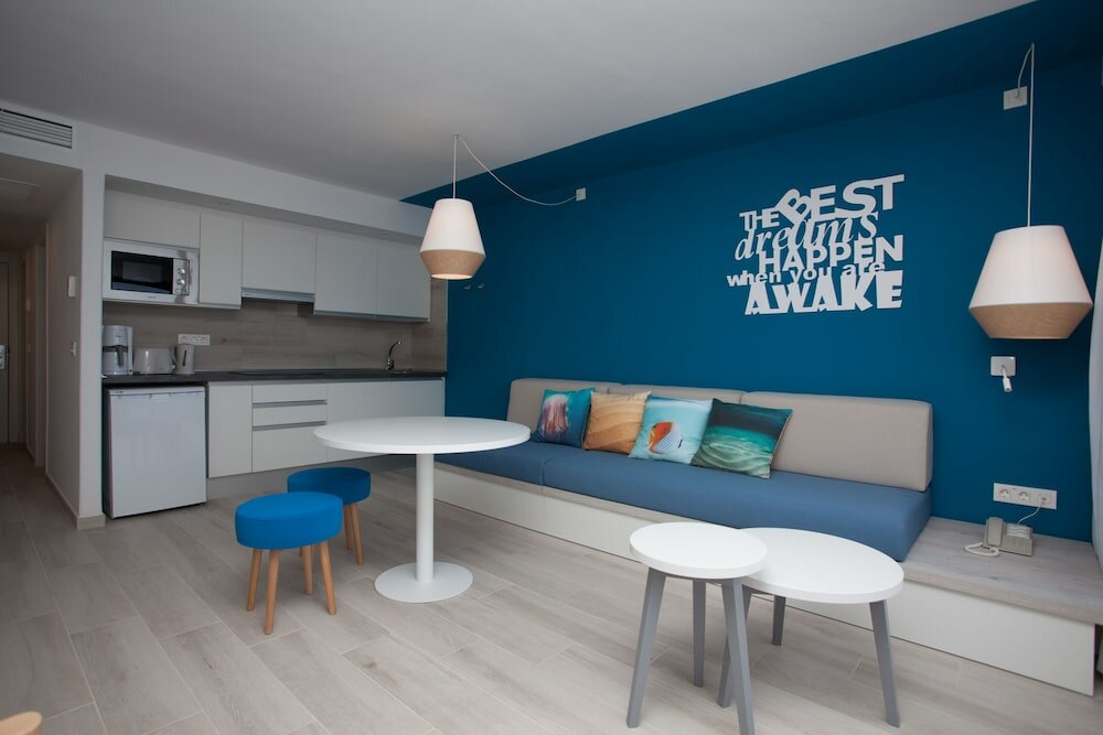 Фото R2 Bahía Kontiki Beach Apartments