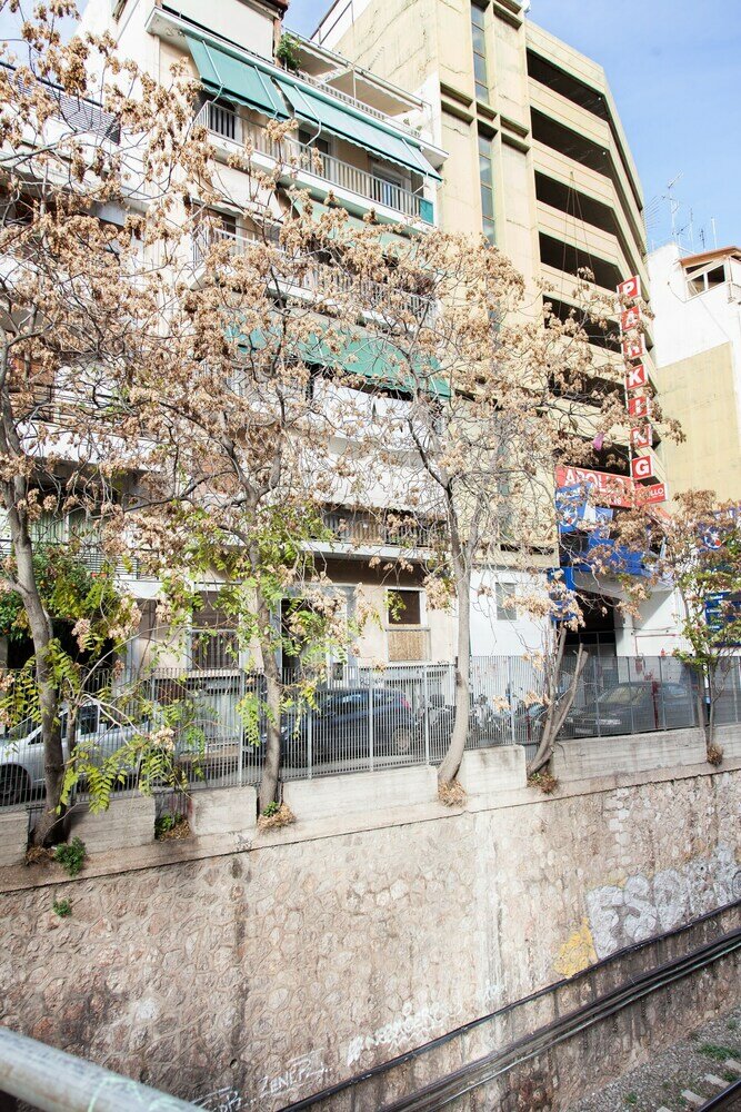 Фото Beautiful new decorated apt in Athens