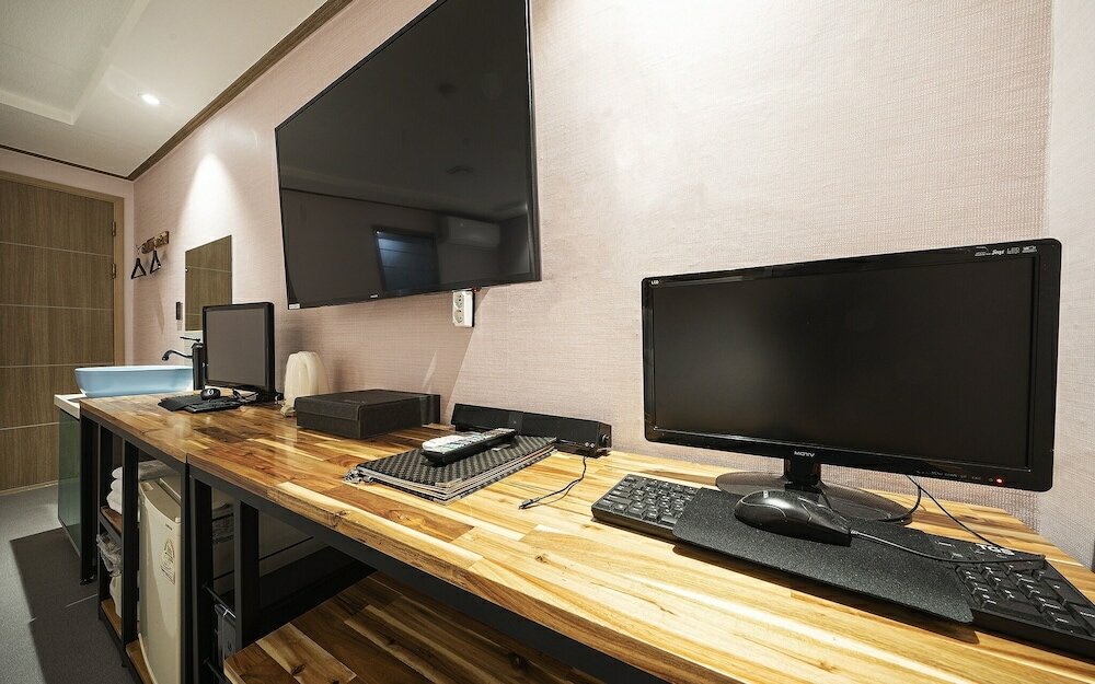 Фото Shinchon S Hotel