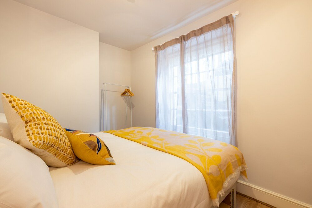 Фото Mornington Crescent Apartments