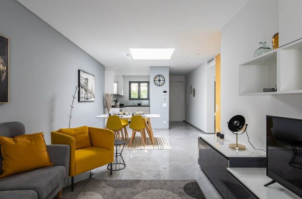 Фото Promenade Apartments