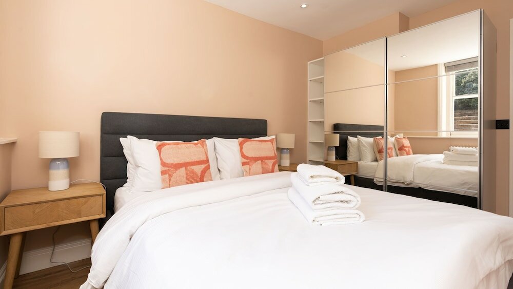 Фото Lamington Apartments - Hammersmith