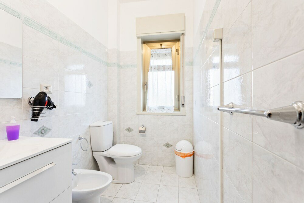 Фото Roomy And Bright Apartment With Balconies X6