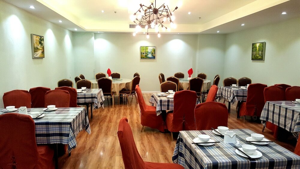 Фото Dongfang Hotel