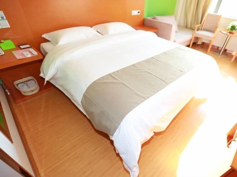 Фото Vatica Qingdao Licang Xiazhuang Hexie Plaza Hotel