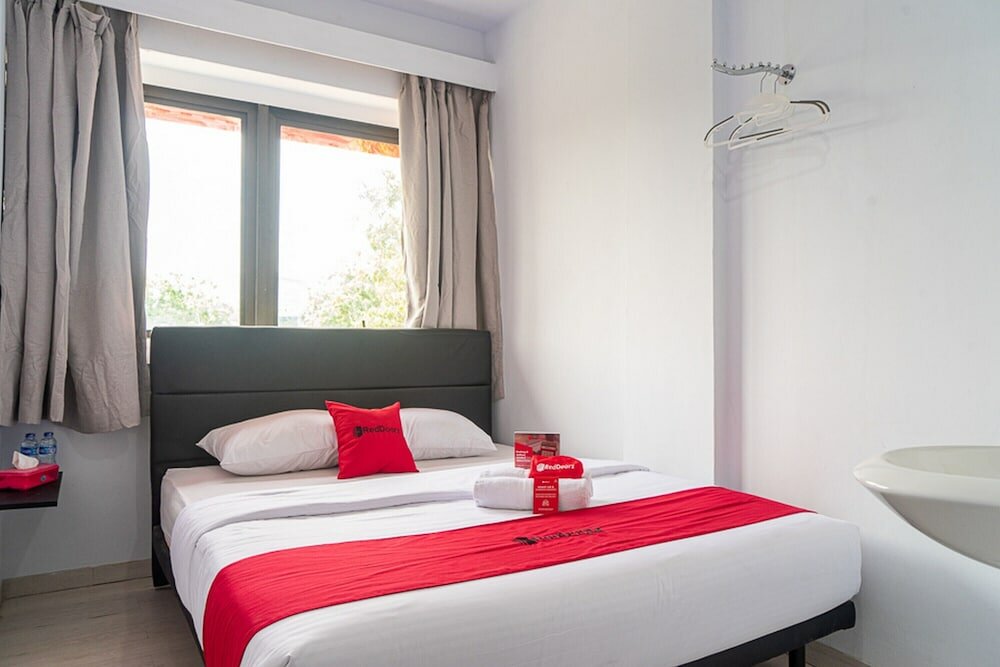 Фото RedDoorz near Pecenongan 2