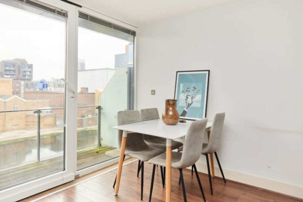 Фото The Graham Park Hideout - Breathtaking 2bdr Flat With Balcony