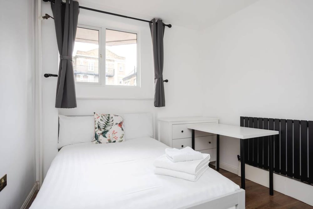 Фото Spacious 4 Bedroom Apartment in Bethnal Green