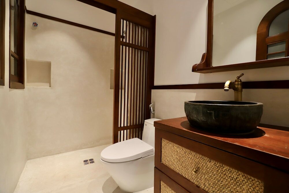 Фото The Quarter Apartment