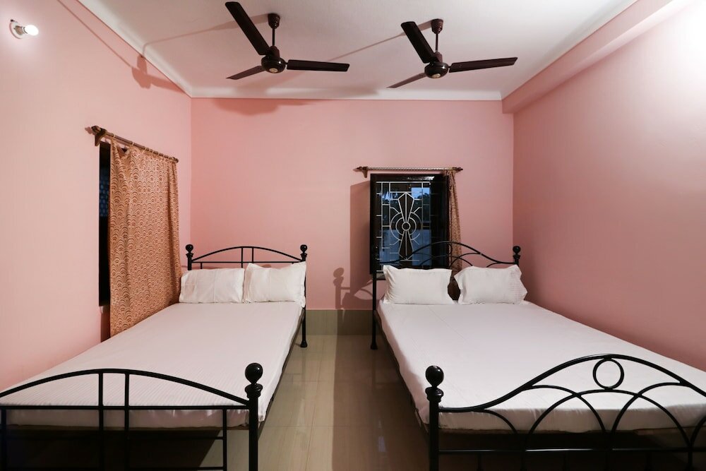 Фото Spot On 49052 Shree Chaitanya Math Teertha Bhawan