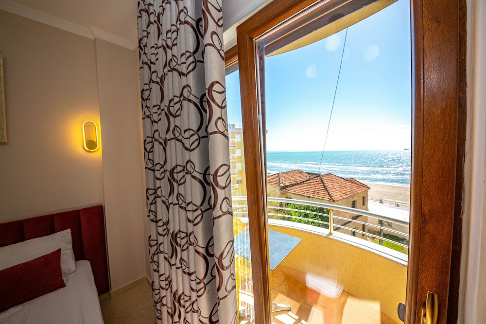 Фото Hotel Vila Misiri