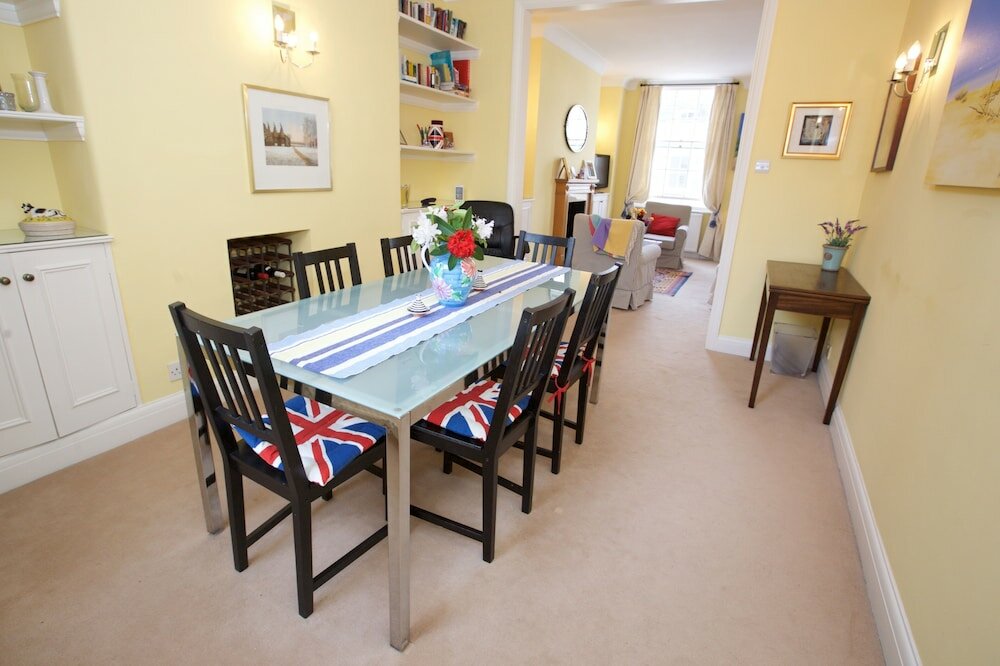 Фото Altido Luxurious 2br flat in Pimlico, near Warwick sq