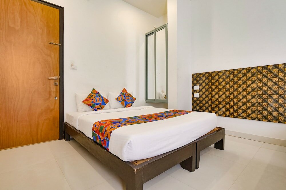 Фото Fabexpress Krishna Suites