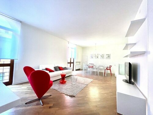 Апартаменты Large modern 2-storey house in the heart of Verona в Вероне