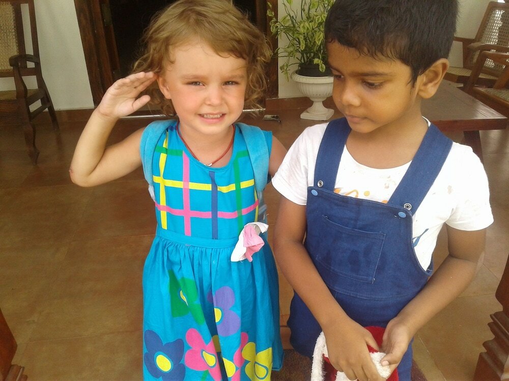 Фото Bandhusena House and Apartments