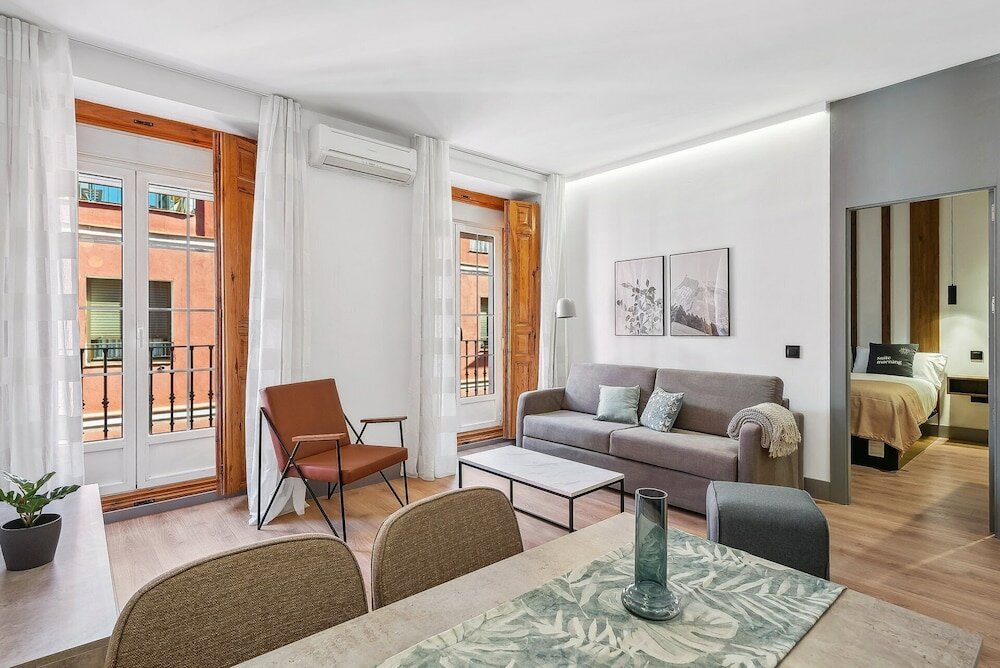 Фото Limehome Madrid Calle de Santa Ana