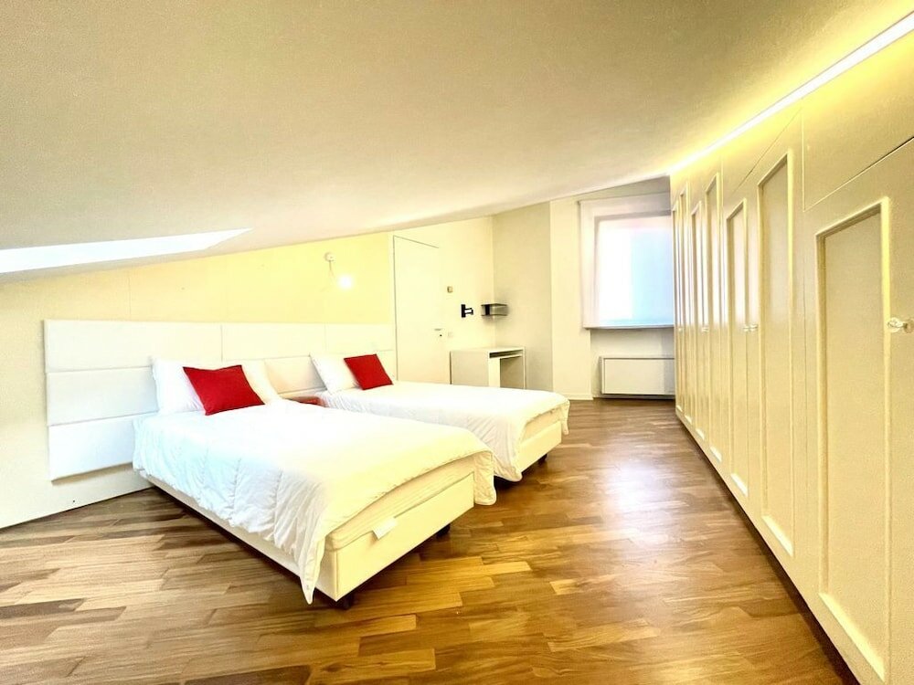 Фото Large modern 2-storey house in the heart of Verona