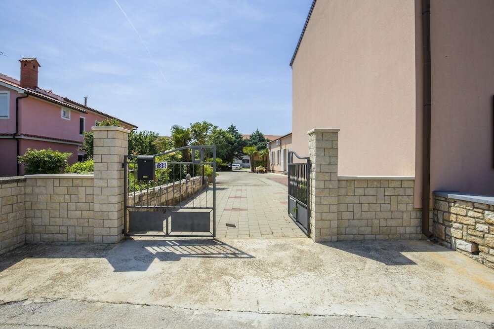 Фото Apartments Zazah