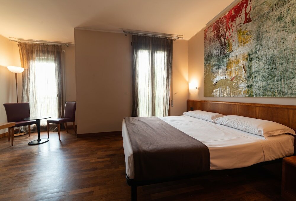 Фото Hotel Querini Budget & Business Hotel