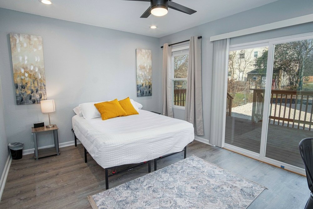 Фото Adorable 4br 2ba Close to Riverwalk and Downtown