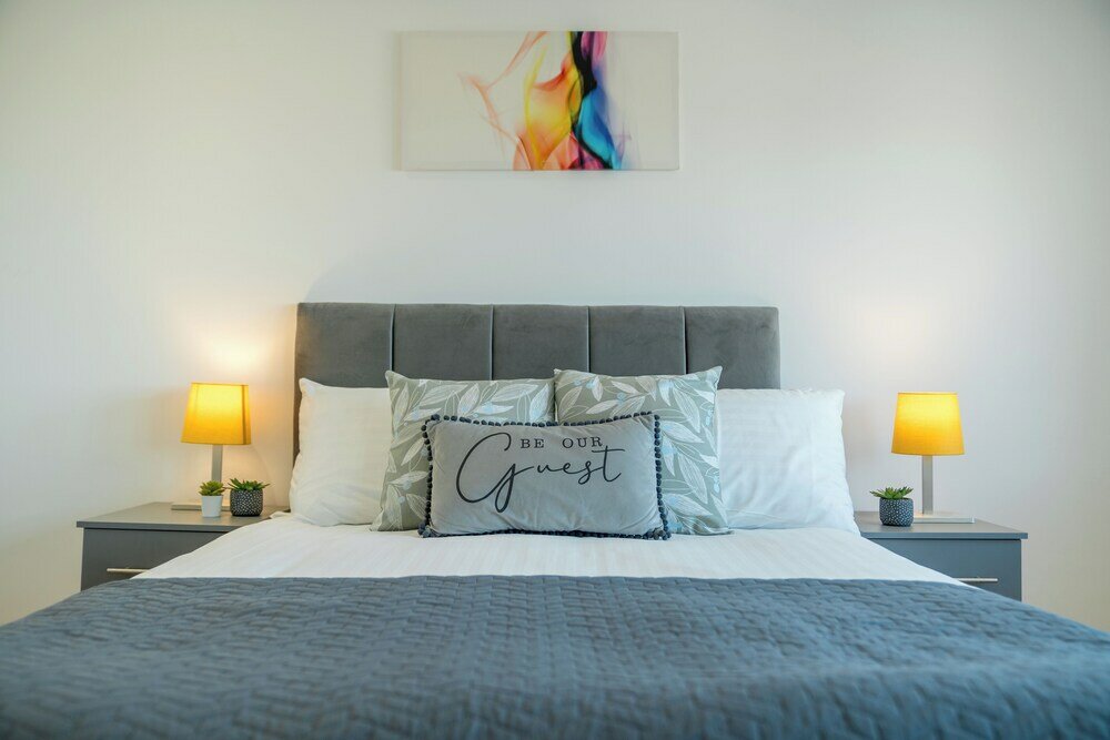 Фото Skyvillion - Woolwich 2-Bed Apartments