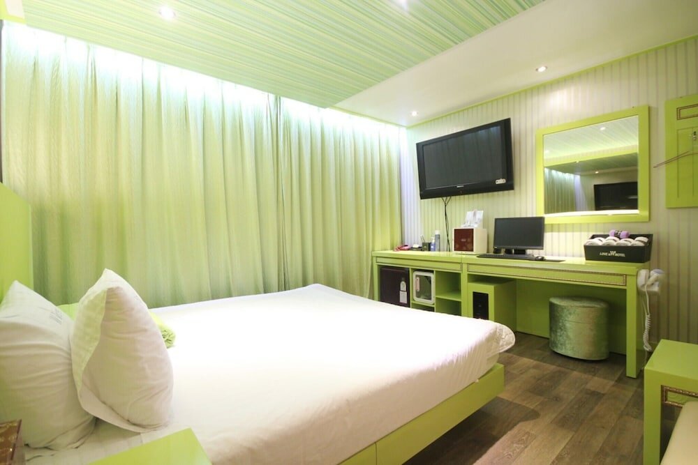 Фото Busan Myeongji W