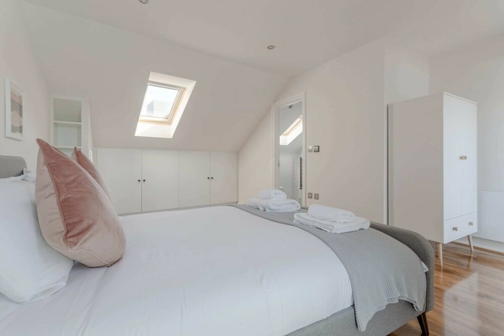 Фото Stunning 3 Bedroom 2 Bath in Fantastic Location