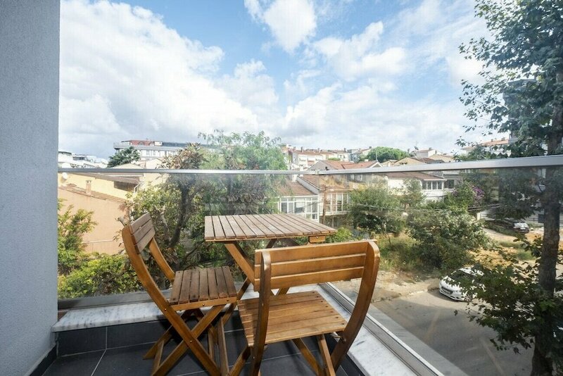 Апартаменты Modern and Central Flat With Balcony in Maltepe в Малтепе