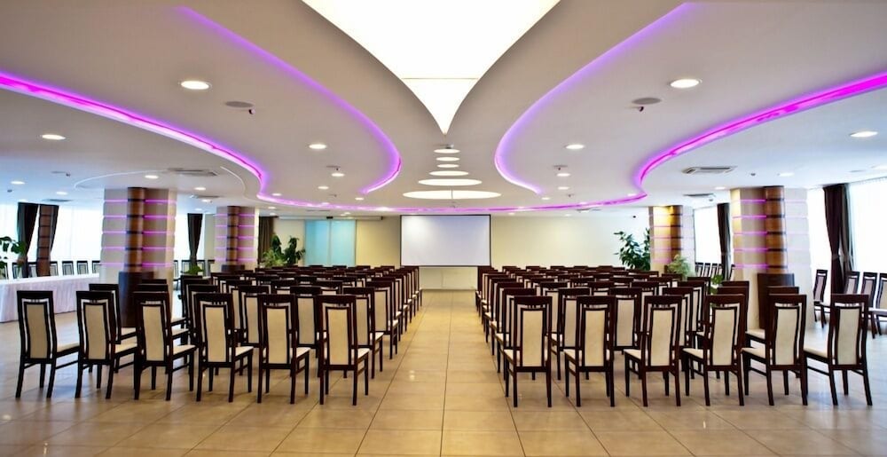 Фото Granada Konferencia Wellness Sport Hotel