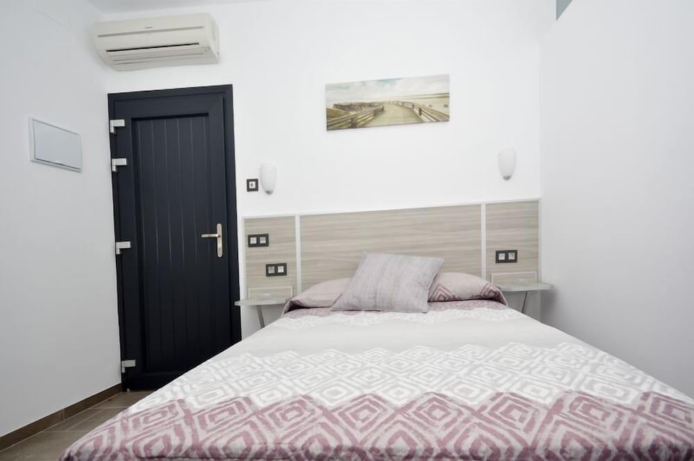 Фото Hostal Maria Jose