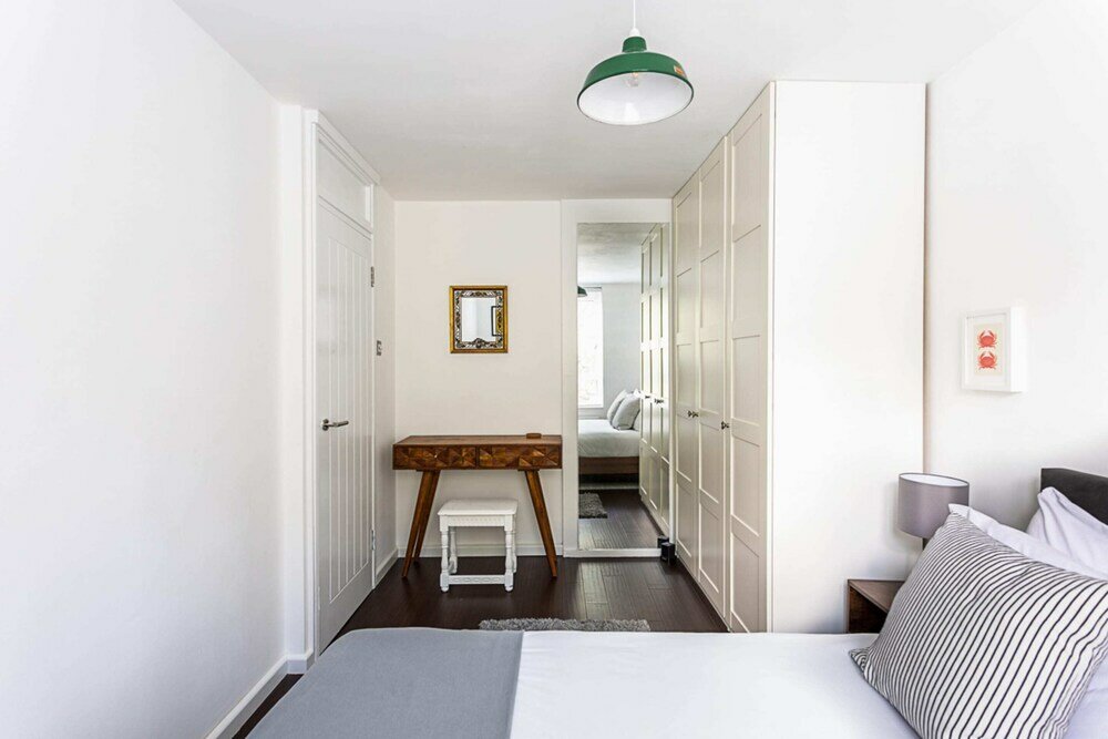 Фото Bright & Cosy One-bed Apartment