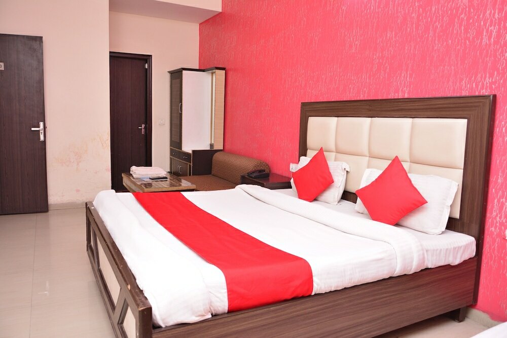 Фото Hotel Mayank Plaza near Igi Airport Terminal 3