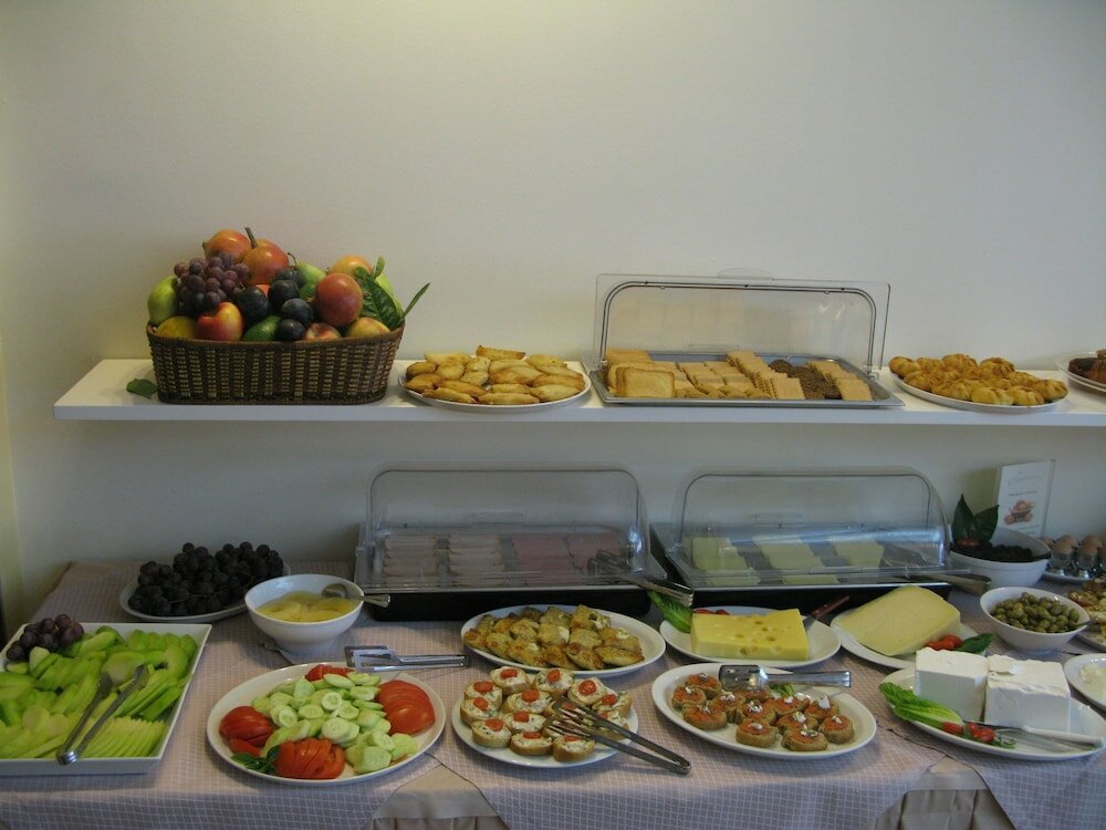 Фото Yakinthos Hotel