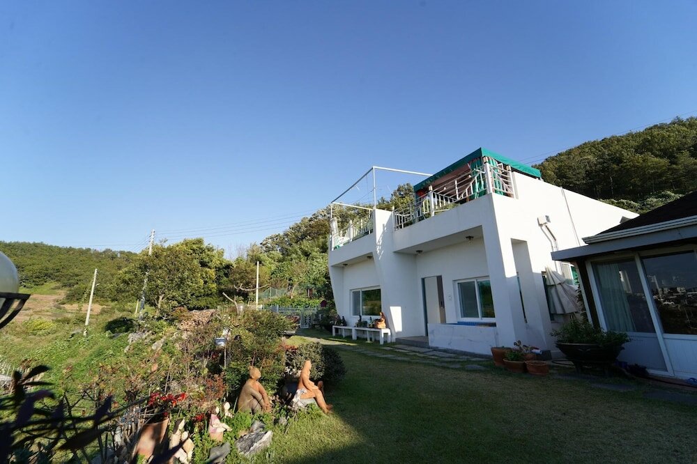 Фото Yeosu Artist Pension