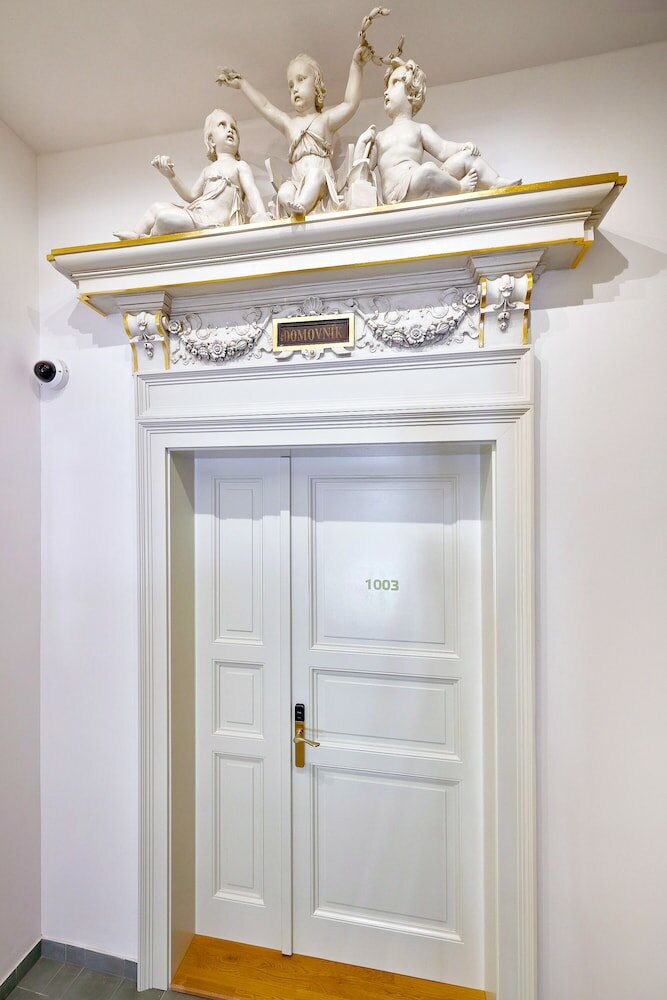 Фото DownTown Suites Rubesova