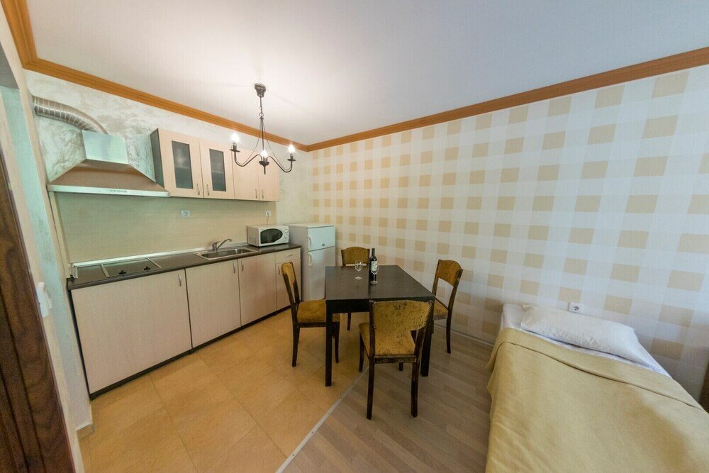 Фото Forest Nook Aparthotel