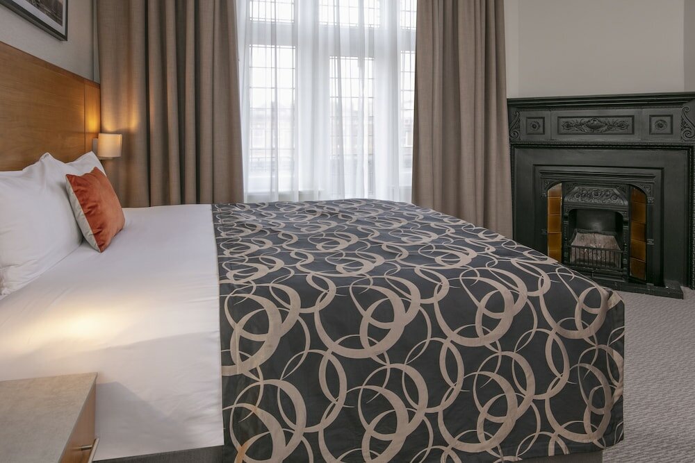 Фото The Crown London