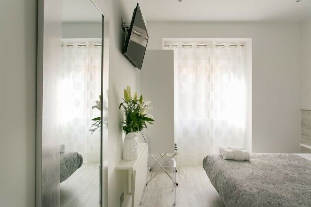 Фото Hostal Met Madrid