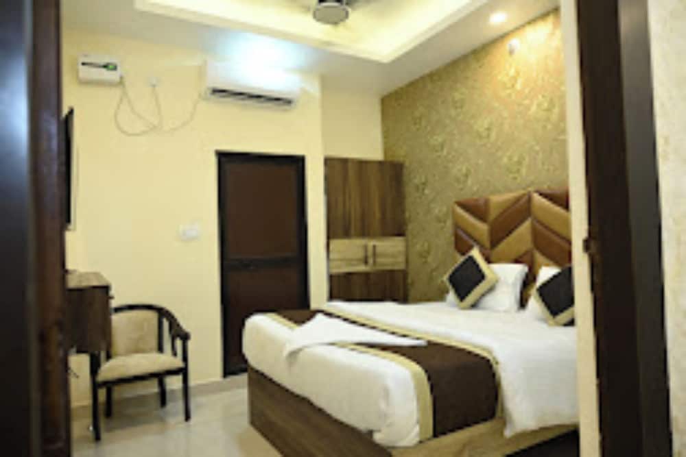 Фото Goroomgo Glance Inn Patna